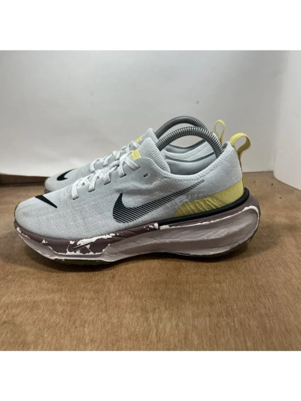 Nike ZoomX Invincible Run 3 Women's Size 8.5 Grey Running Shoes DR2660 005